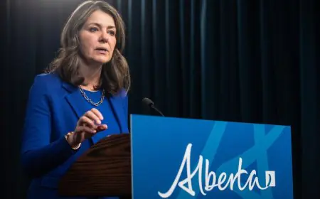 ਅਲਬਰਟਾ ਪ੍ਰੀਮੀਅਰ ਸਮਿਥ ਨੇ ਅਲਬਰਟਾ ਤੋਂ ਵੱਖਵਾਦੀ ਧਮਕੀਆਂ ਵਿਰੁੱਧ ਡੱਗ ਫੋਰਡ ਦੀ ਚੇਤਾਵਨੀ ਨੂੰ ਕੀਤਾ ਖਾਰਜ