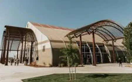 ਓਟਾਵਾ ਸ਼ਹਿਰ ਨੇ ਸ਼ਰਣ ਮੰਗਣ ਵਾਲਿਆਂ ਲਈ ਅਣਵਰਤੀ ਦਫਤਰੀ ਜਗ੍ਹਾ ਨੂੰ ਅੰਤਰਿਮ ਰਿਹਾਇਸ਼ ਵਿੱਚ ਕੀਤਾ ਤਬਦੀਲ