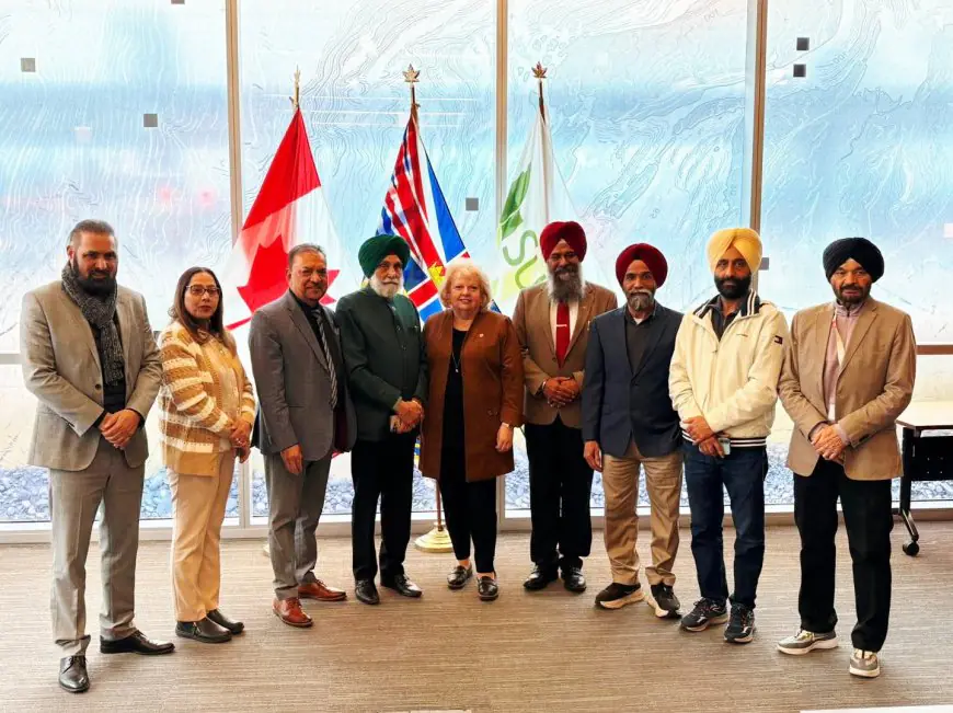 ਸਰੀ ਦੀ ਮੇਅਰ ਬਰਿੰਡਾ ਲੌਕ ਵੱਲੋਂ ਪੰਜਾਬੀ ਪ੍ਰੈਸ ਕਲੱਬ ਆਫ ਬੀਸੀ ਨਾਲ ਪ੍ਰੈਸ ਕਾਨਫਰੰਸ 