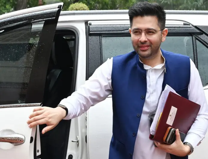 ਕੇਂਦਰ ਵੱਲੋਂ ਰਾਘਵ ਚੱਢਾ ਨੂੰ ‘ਜ਼ੈੱਡ’ ਸੁਰੱਖਿਆ, ਪੰਜਾਬ ਸਰਕਾਰ ਨੇ ਵਾਪਸ ਲਈ ‘ਜ਼ੈੱਡ-ਪਲੱਸ’ ਕਵਰ