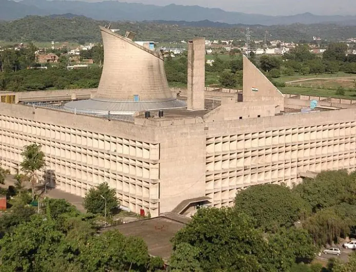 1 ਮਈ ਨੂੰ ਪੰਜਾਬ ਵਿਧਾਨ ਸਭਾ ਦਾ ਖਾਸ ਇਜਲਾਸ—ਮਜ਼ਦੂਰ ਵਰਗ ਨੂੰ ਸਮਰਪਿਤ, ਸਿਆਸੀ ਟਕਰਾਅ ਦੇ ਅਸਾਰ