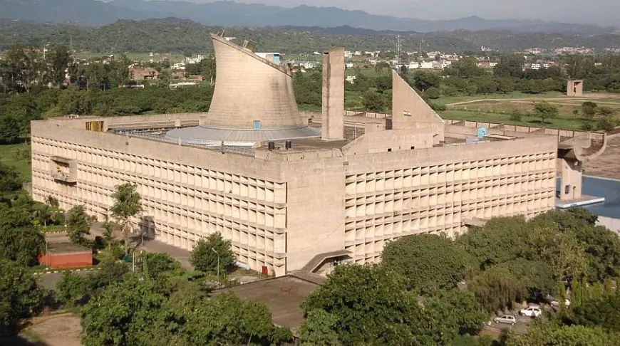 1 ਮਈ ਨੂੰ ਪੰਜਾਬ ਵਿਧਾਨ ਸਭਾ ਦਾ ਖਾਸ ਇਜਲਾਸ—ਮਜ਼ਦੂਰ ਵਰਗ ਨੂੰ ਸਮਰਪਿਤ, ਸਿਆਸੀ ਟਕਰਾਅ ਦੇ ਅਸਾਰ