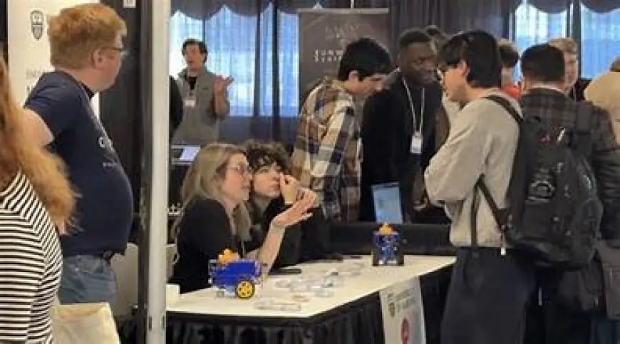 ਐਡਮੰਟਨ ਦੇ ਵਿਦਿਆਰਥੀਆਂ ਨੂੰ AI ਦੀ ਜ਼ਿੰਮੇਵਾਰ ਵਰਤੋਂ ਬਾਰੇ ਦਿੱਤੀ ਜਾ ਰਹੀ  ਹੈ  ਸਿੱਖਿਆ