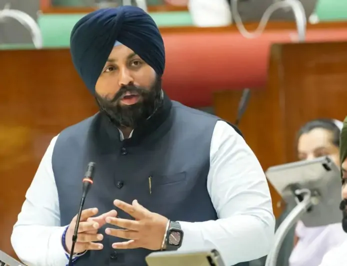ਪੰਜਾਬ ਨੇ ਪਹਿਲੀ ਤੋਂ ਬਾਰ੍ਹਵੀਂ ਜਮਾਤ ਤੱਕ ਏਆਈ ਨੂੰ ਮੁੱਖ ਵਿਸ਼ੇ ਵਜੋਂ ਕੀਤਾ ਲਾਗੂ, ਦੇਸ਼ ਦਾ ਪਹਿਲਾ ਸੂਬਾ ਬਣਿਆ
