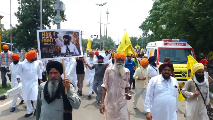 ਅੰਮ੍ਰਿਤਪਾਲ ਸਿੰਘ ਦੀ ਰਿਹਾਈ ਲਈ ‘ਵਾਰਿਸ ਪੰਜਾਬ ਦੇ’ ਦਾ ਮਾਰਚ, ਚੰਡੀਗੜ੍ਹ-ਮੋਹਾਲੀ ਹੱਦ ’ਤੇ ਪੁਲਿਸ ਨਾਲ ਝੜਪ