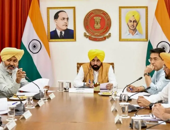 ਪੰਜਾਬ ਕੈਬਨਿਟ ਦੇ ਵੱਡੇ ਫ਼ੈਸਲੇ: 3 ਨਵੀਆਂ ਡਿਜੀਟਲ ਯੂਨੀਵਰਸਿਟੀਆਂ ਨੂੰ ਹਰੀ ਝੰਡੀ, ਪ੍ਰਾਈਵੇਟ ਸਕੂਲਾਂ ਦੀ ਫ਼ੀਸ 'ਤੇ ਲੱਗੇਗੀ ਲਗਾਮ