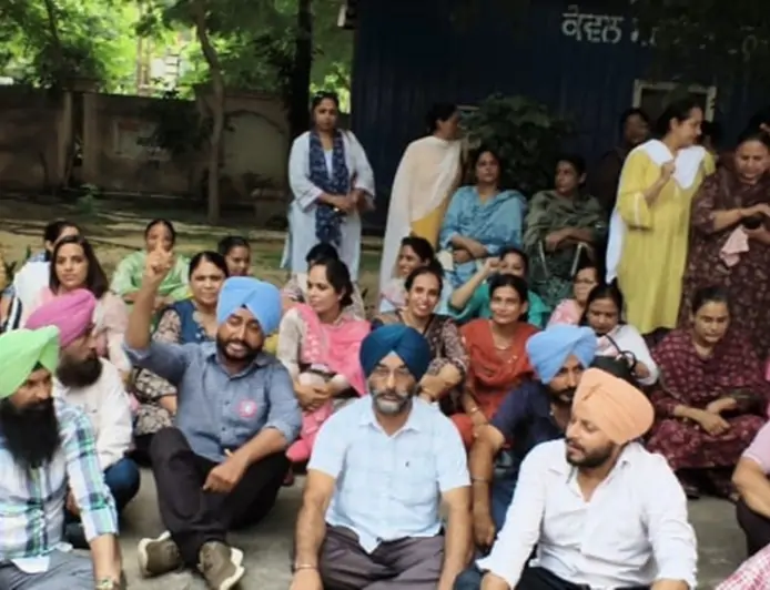‘ਅਧਿਆਪਕ ਸਿਰਫ਼ ਪੜ੍ਹਾਉਣਗੇ’, ਗੈਰ-ਅਕਾਦਮਿਕ ਕੰਮਾਂ ਦੇ ਪੂਰਨ ਬਾਈਕਾਟ ਦਾ ਐਲਾਨ