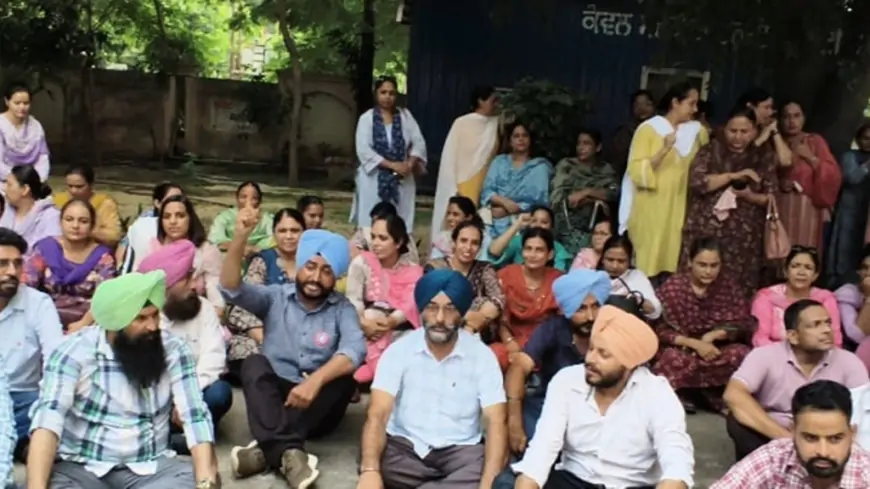 ‘ਅਧਿਆਪਕ ਸਿਰਫ਼ ਪੜ੍ਹਾਉਣਗੇ’, ਗੈਰ-ਅਕਾਦਮਿਕ ਕੰਮਾਂ ਦੇ ਪੂਰਨ ਬਾਈਕਾਟ ਦਾ ਐਲਾਨ